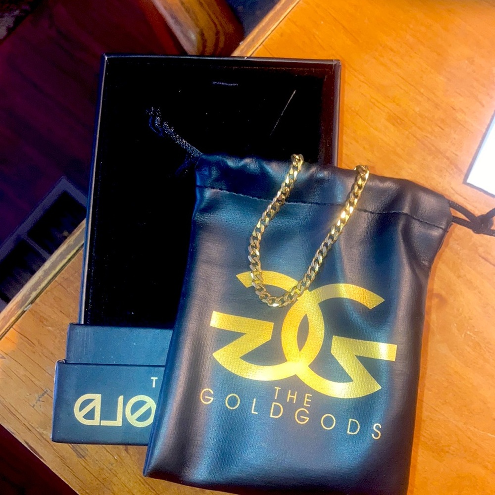 GOLD CHAIN - Picture 3 of 3